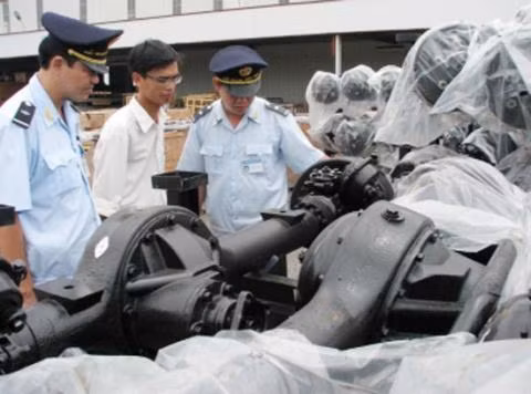 Vietnam imports 8.3 billion USD of equipment from China ảnh 1