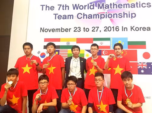 Vietnamese kids win gold at maths contest ảnh 1