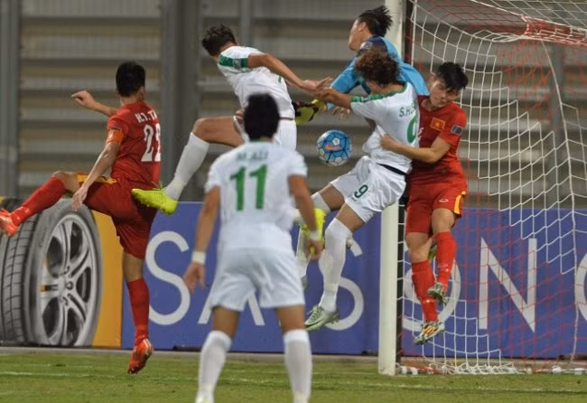 Vietnam tie 0-0 with Iraq, advance to Asian quarter-finals ảnh 1