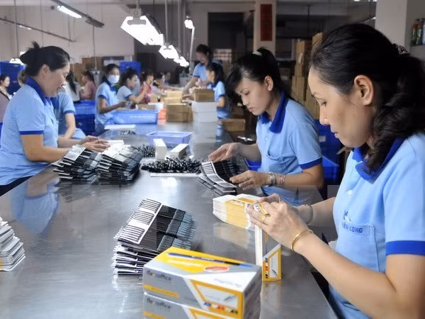 Int’l confederation to support Vietnam trade unions ảnh 1