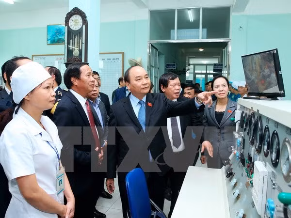 PM urges diversifying resources for maritime medicine ảnh 1