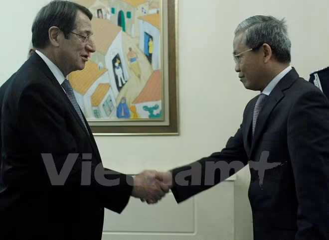 Vietnamese Ambassador to Cyprus presents credentials ảnh 1
