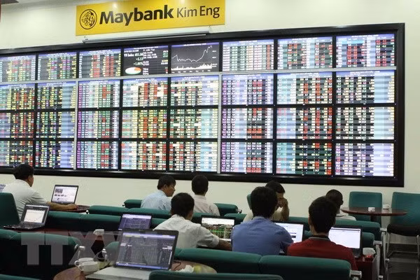Purchases dominate foreign investors’ transactions on UPCoM in April ảnh 1