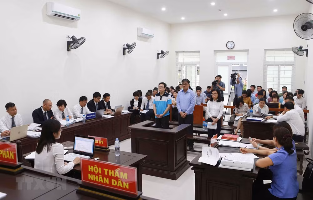 Hanoi court begins trial on power-abusing case at PVEP ảnh 1