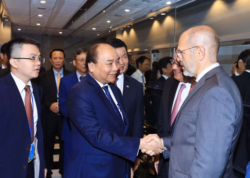 Prime Minister meets US firms to talk investment in Vietnam ảnh 1