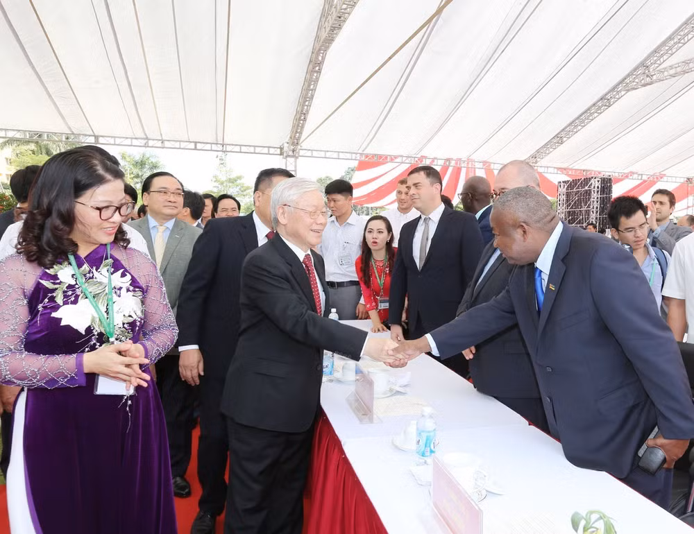 Party leader asks VNUA to become leading agricultural research university ảnh 1