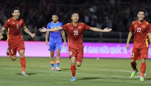 Vietnamese football rankings promoted ảnh 1