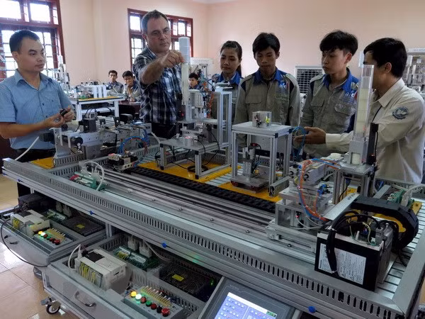 Vietnam could lose 5 million jobs to robots by 2020: ILO ảnh 1 Vietnam could lose 5 million jobs to robots by 2020: ILO ảnh 1