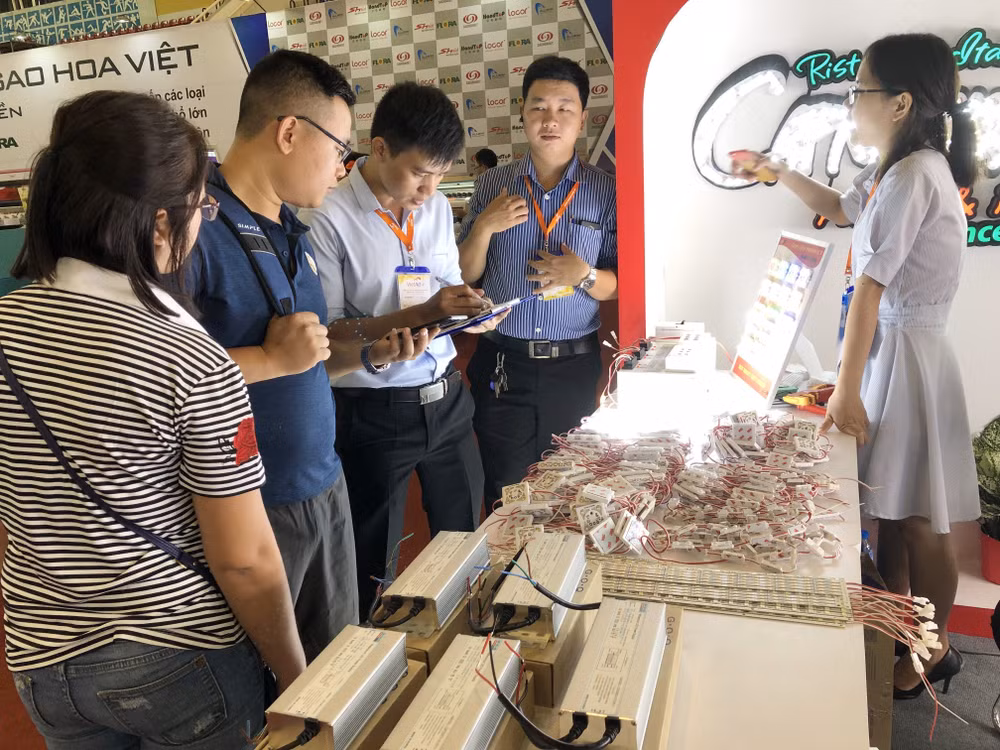 Latest advertising technologies on display at VietAd 2018 ảnh 1 Latest advertising technologies on display at VietAd 2018 ảnh 1