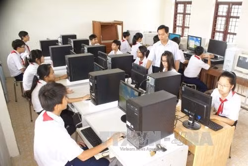 National reforms make teachers redundant ảnh 1