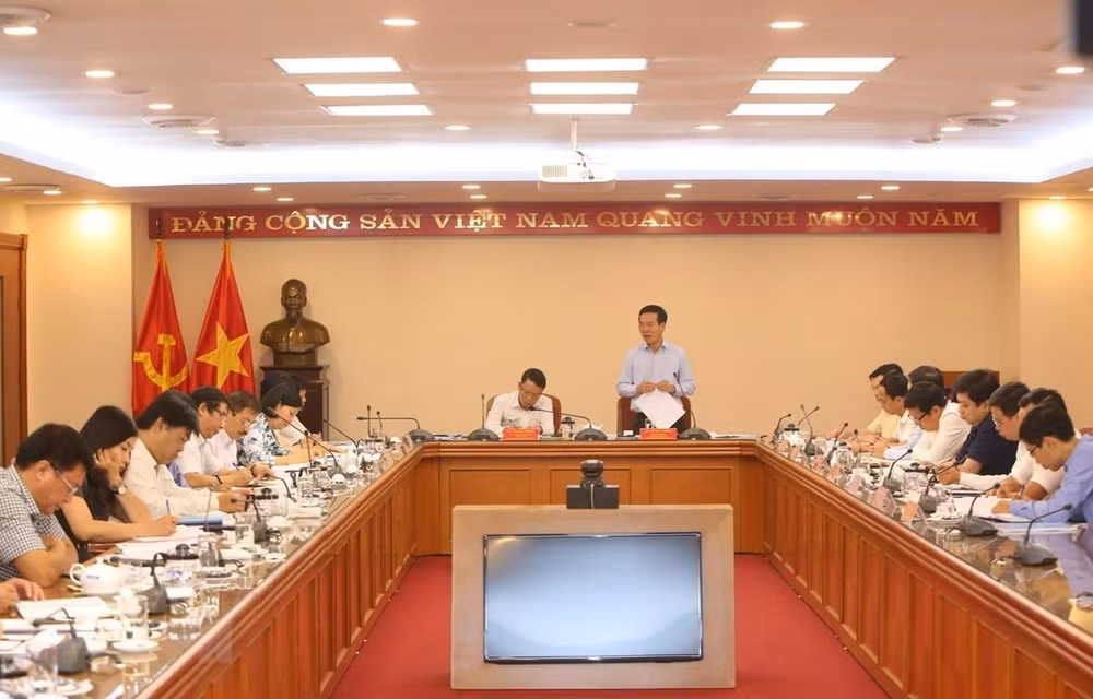 Press asked to fight corruption along with protecting Party’s ideology ảnh 1