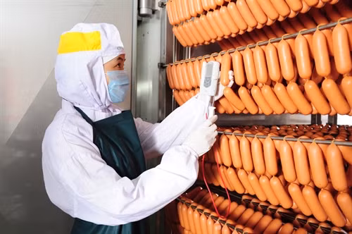 Sausage market sees fierce competition ảnh 1