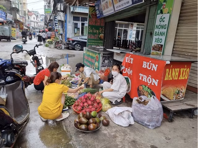 Income of workers meets just 45% of expenditure needs: survey ảnh 1