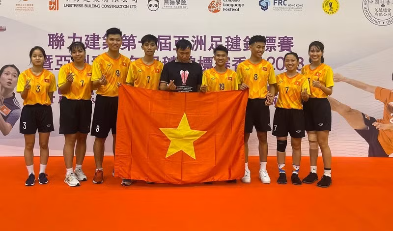 Vietnam win 6 golds at 1st Asian & Asian Youth Shuttlecock Championships ảnh 1