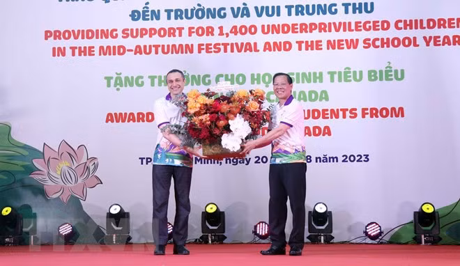 50th anniversary of Vietnam-Canada diplomatic ties marked in HC City ảnh 1