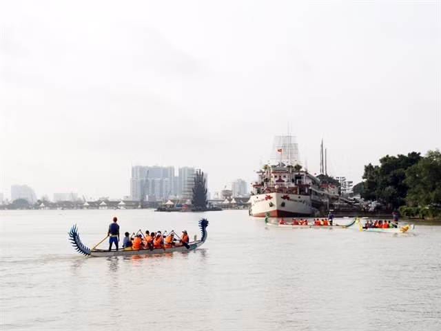 HCM City eyes 10% rise in waterway tourism revenue ảnh 1