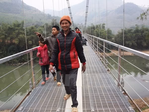 New bridges benefit ethnic minority people in Kon Tum ảnh 1 New bridges benefit ethnic minority people in Kon Tum ảnh 1