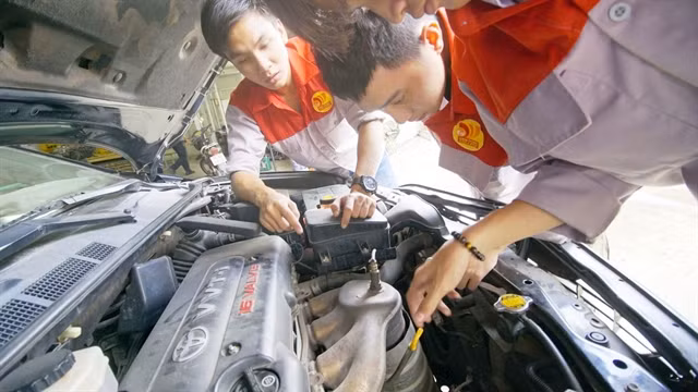Vocational schools to add new subjects, increase enrolment targets ảnh 1