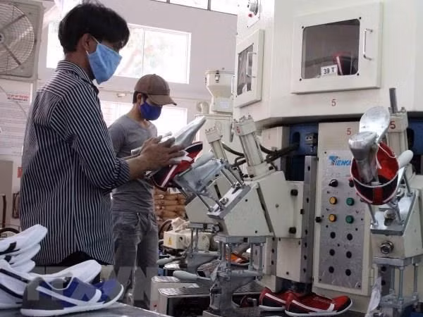 Over 18,000 new firms set up in first two months ảnh 1
