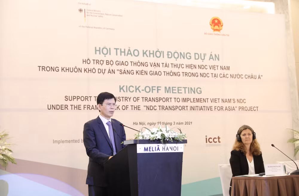 Project to reduce greenhouse gas emissions in transport sector launched ảnh 1