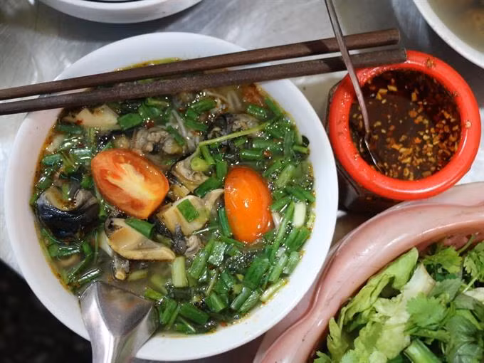 Bun oc, an authentic Hanoi dish ảnh 4