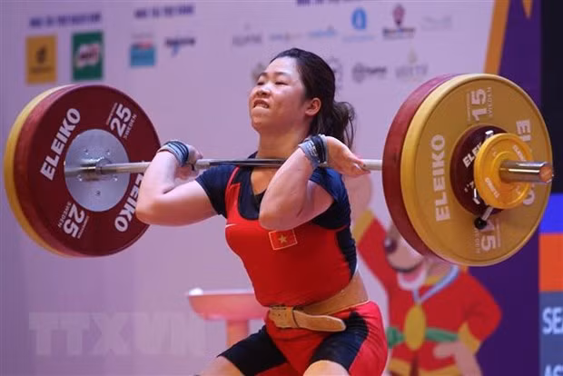 Weightlifters to vie for Asian medals in Bahrain ảnh 1