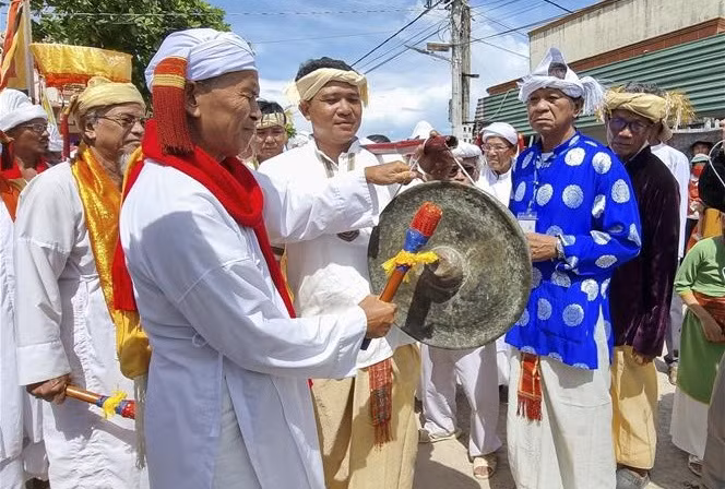Cham Brahman people celebrate Kate festival ảnh 1