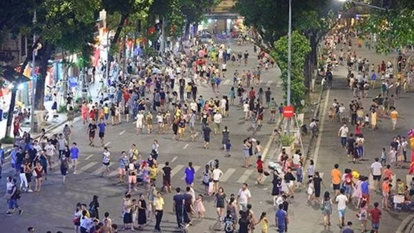 Solutions sought to further boost Hanoi’s tourism recovery and development ảnh 1