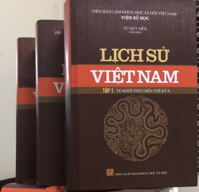 Biggest-ever book collection on Vietnamese history launched ảnh 1