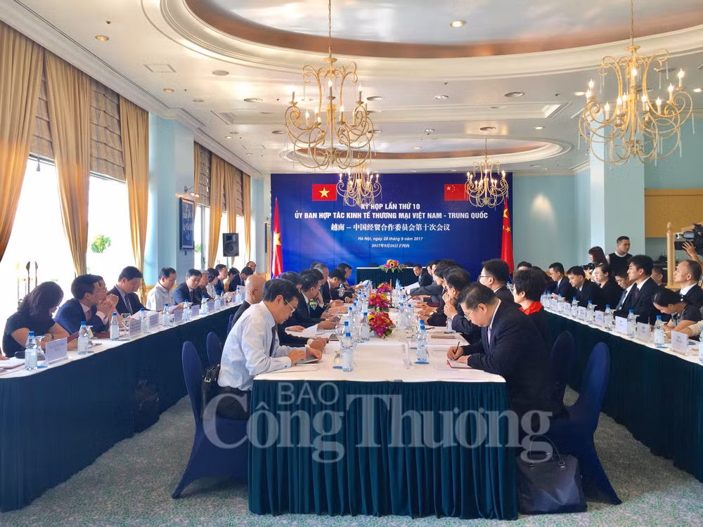 Vietnam, China seek measures to balance trade ảnh 1
