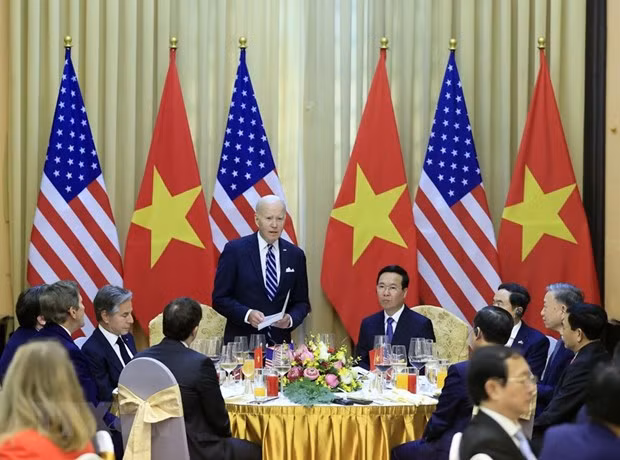 Nikkei Asia: US President's Vietnam visit generates new investment wave ảnh 1