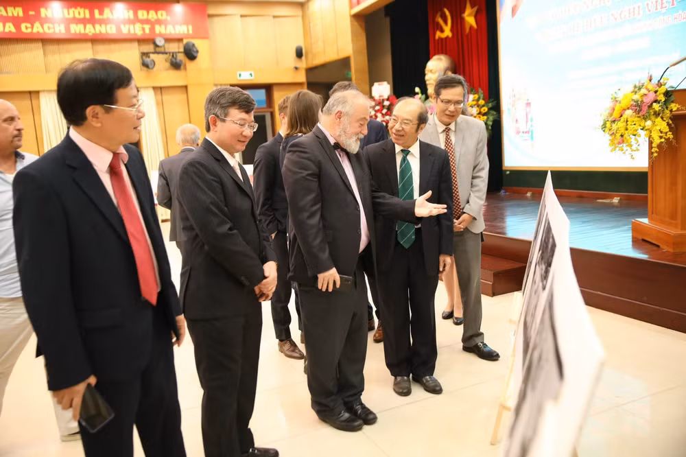 Hanoi exchange promotes Vietnam - Czech Republic friendship ảnh 1