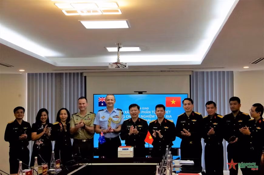 Australia hands over malariamolecular identification equipment to Vietnam ảnh 1 Australia hands over malariamolecular identification equipment to Vietnam ảnh 1