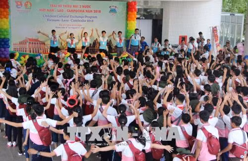 Summer camp for children of Vietnam, Laos, Cambodia opens ảnh 1