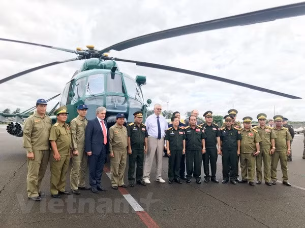 Russia hands over four helicopters to Laos ảnh 1 Russia hands over four helicopters to Laos ảnh 1