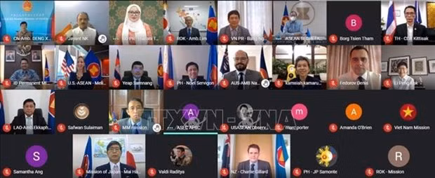 Vietnam attends EAS Ambassadors' virtual meeting ảnh 1