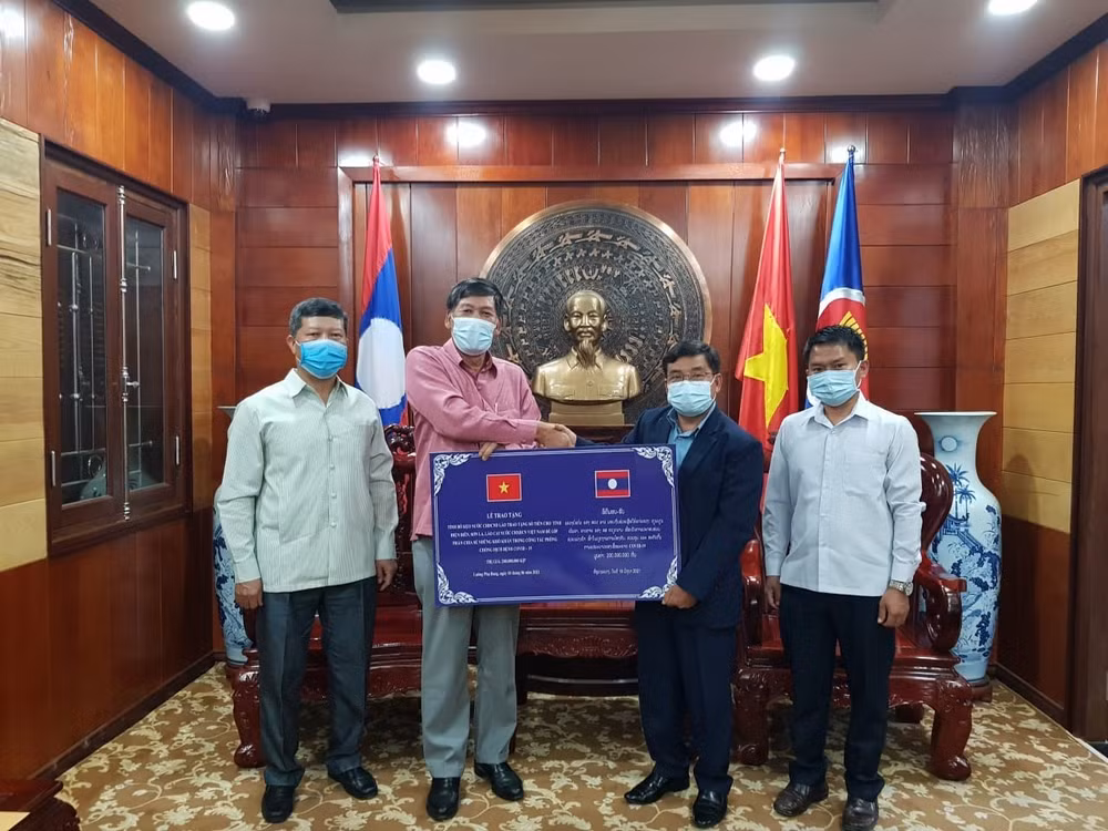 Lao province supports Vietnam to fight COVID-19 ảnh 1