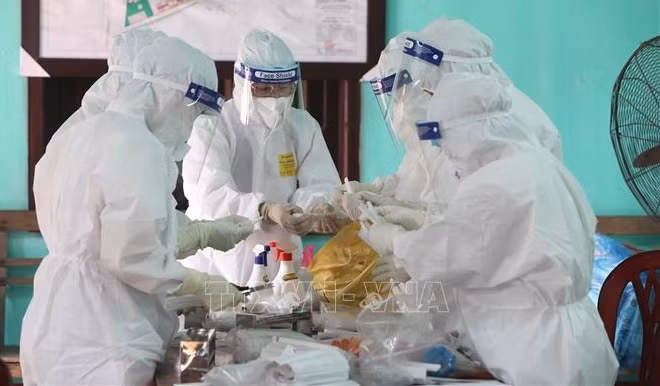 86 new domestically-transmitted COVID-19 cases reported at noon on June 10 ảnh 1
