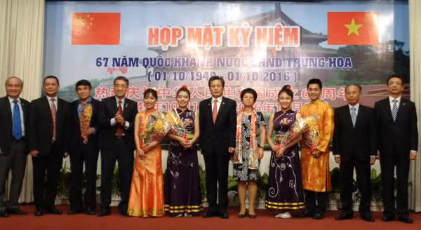 Get-together marks China’s National Day ảnh 1 Get-together marks China’s National Day ảnh 1