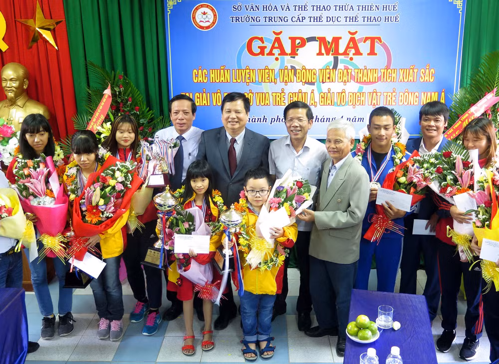 Thua Thien-Hue commends athletes with exceptional performance ảnh 1
