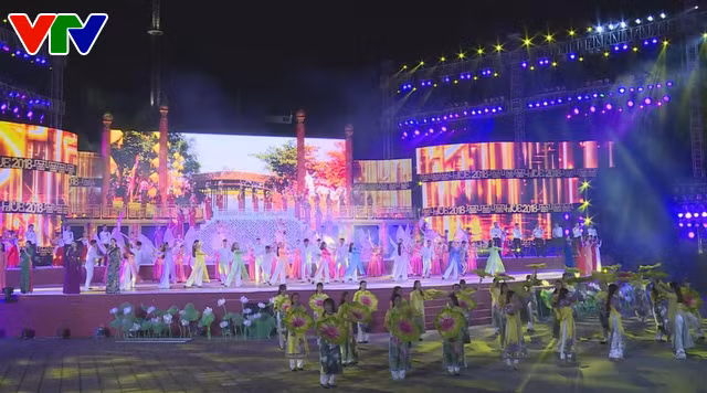 Hue Festival 2018 dazzled with traditional, royal values ảnh 1