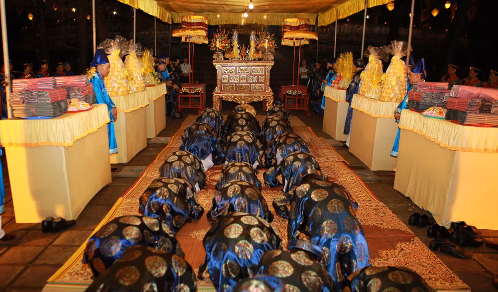 Hue festival: Heaven-and-Earth-worshipping ritual re-enacted ảnh 3