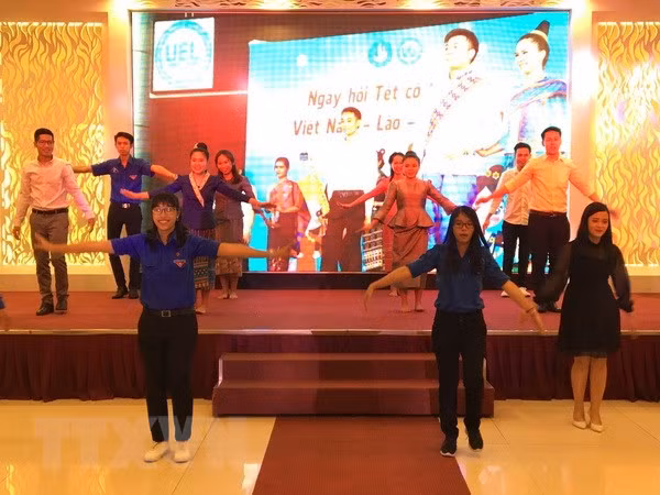 Student exchange marks New Year festivals of Laos and Cambodia ảnh 1