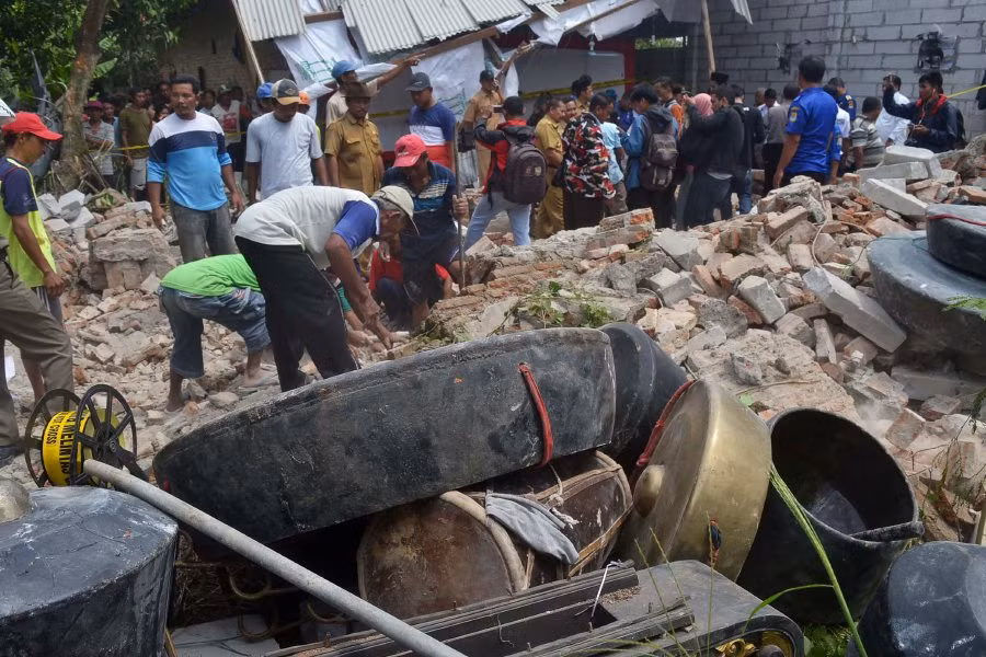 Indonesia: At least seven killed in building collapse ảnh 1