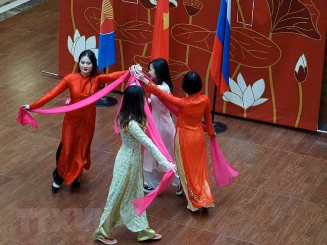 “Vietnam Day” promotes Vietnam-Russia culture exchange ảnh 1