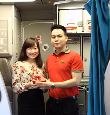 Vietjet Air pampers female passengers on special flights ảnh 1 Vietjet Air pampers female passengers on special flights ảnh 1
