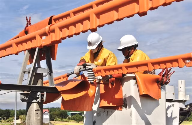 Electricity prices expected to surge in 2024: Ministry ảnh 1