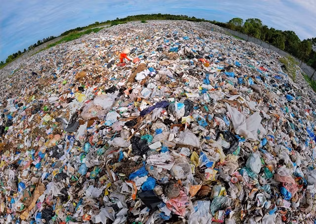 Campaign launched to combat plastic waste ảnh 1 Campaign launched to combat plastic waste ảnh 1