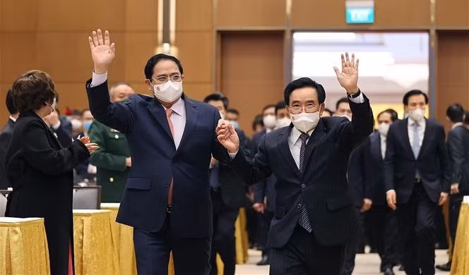 Vietnamese, Laos PMs co-chair 44th meeting of inter-governmental committee ảnh 2