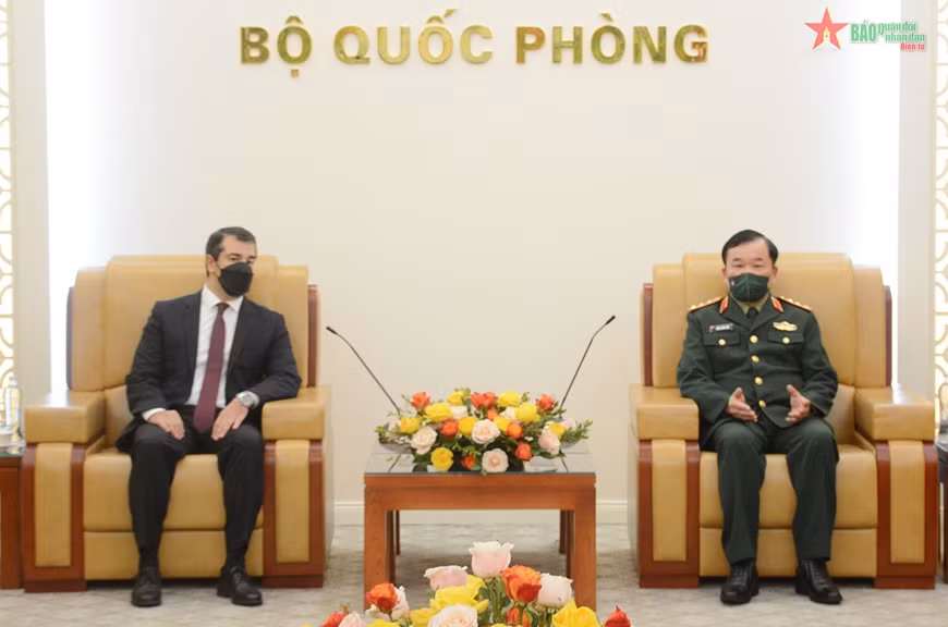 Vietnam, Azerbaijan agree to enhance defence ties ảnh 1